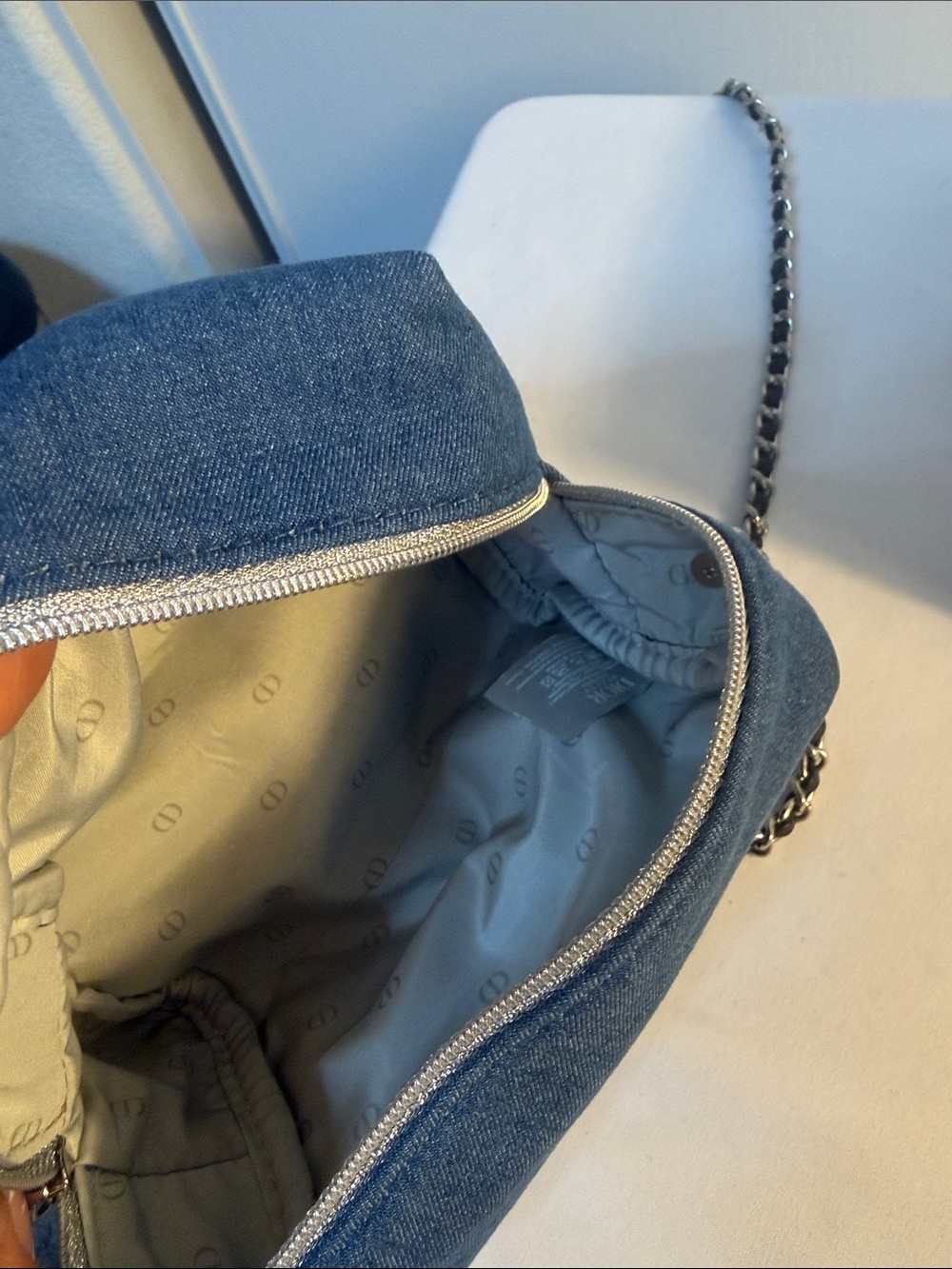 Dior Denim Crossbody Bag with Interwoven Chain Strap Pouch Bag - Picture 5 of 7